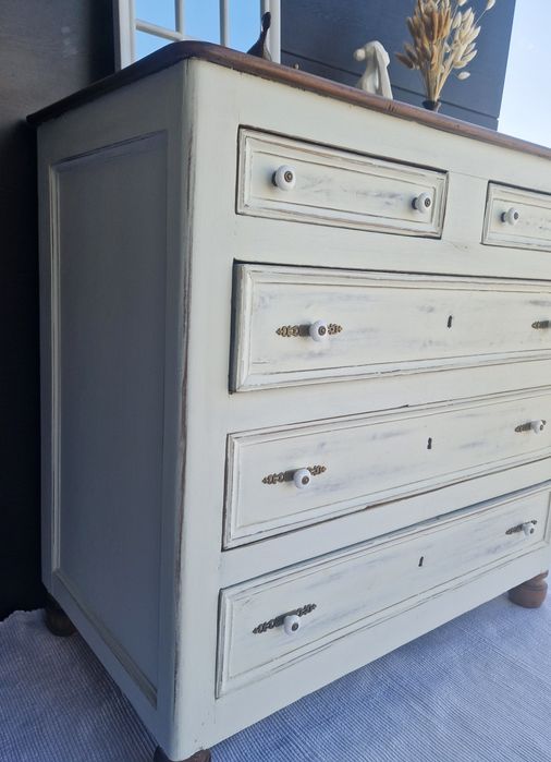 Cómoda antiga remodelada