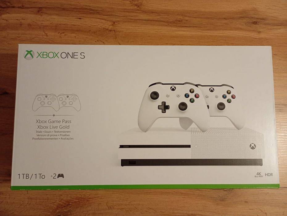 Konsola Xbox one S 1TB  z napędem 2 Pady