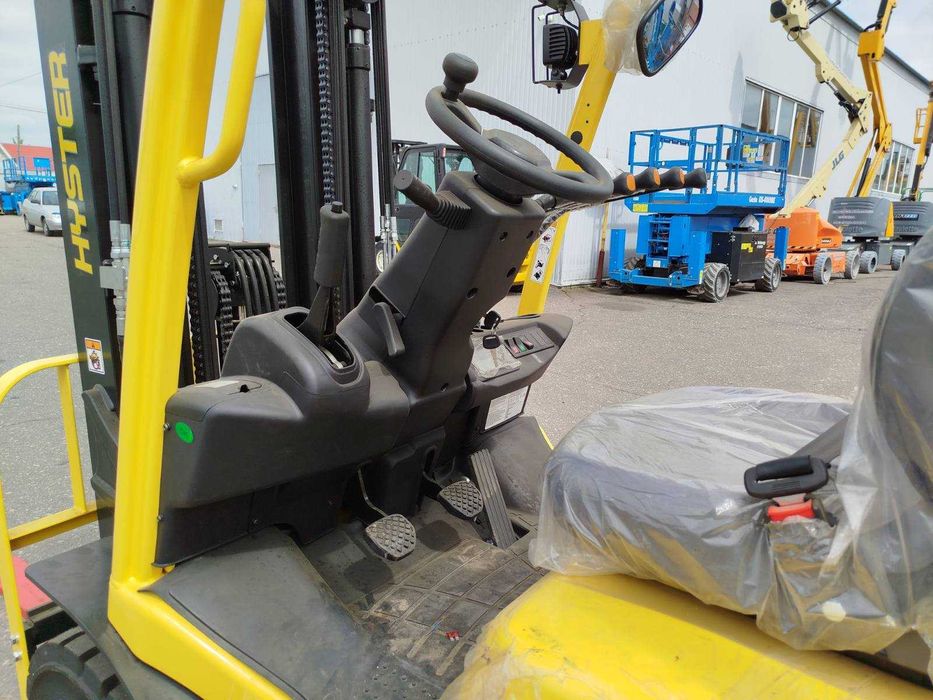 Газо-бензиновий вилковий навантажувач Hyster H2.5UT, 2023 рік  Новий  В наявності