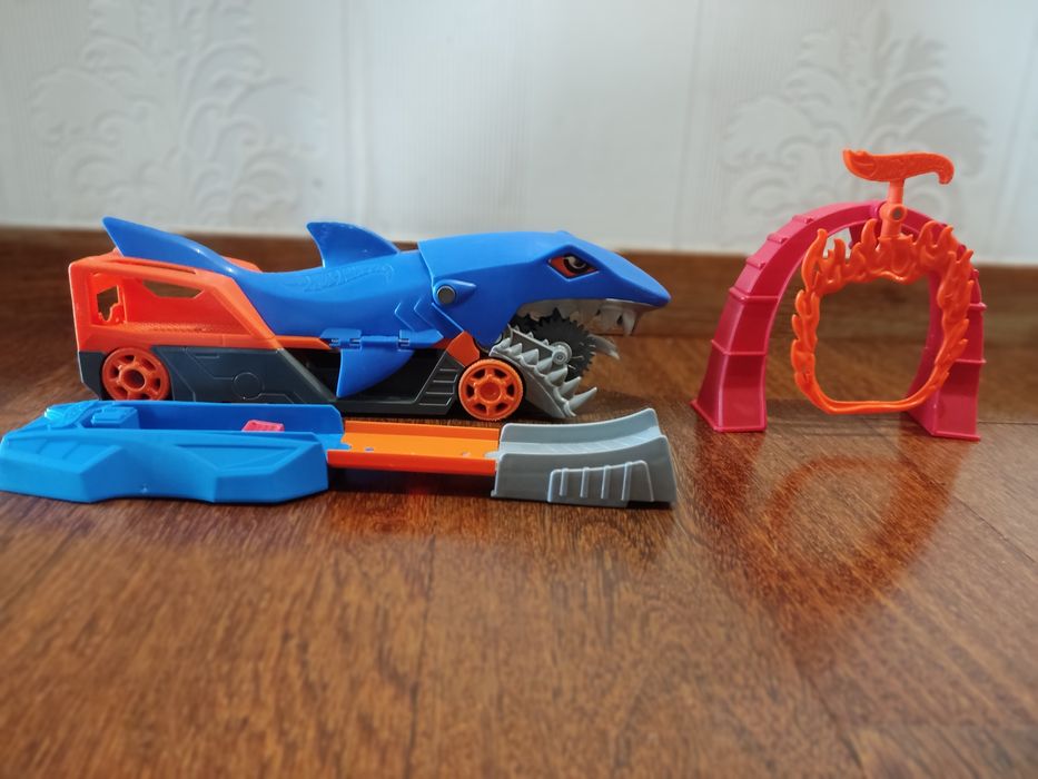 Camião Hotweels Tubarão