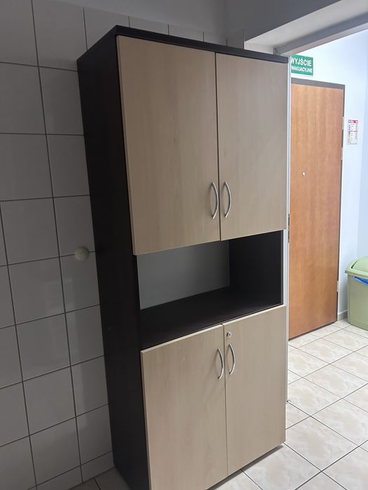 Wyprzedaż biura meble kosze szafki biurka monitory tablice