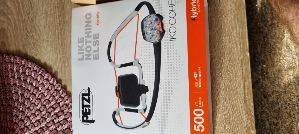 PETZL Latarka Czołówka  500 Lumen Czarna Z Akumulatorem