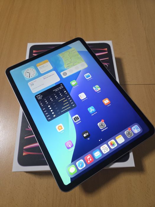 iPad Pro 11, M2, 4th Generation, Like New64738259746947120