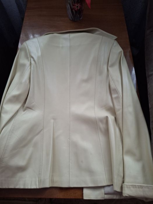 Куртка шкіряна жіночі,а