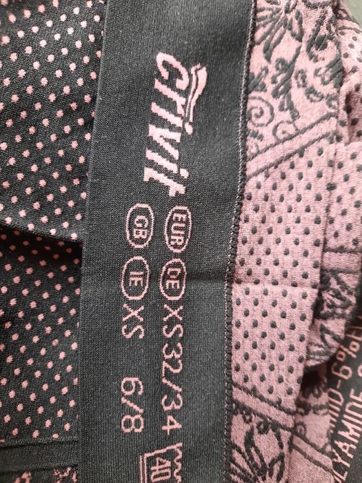 Bluza sportowa damska bezszwowa z wycięciem na kciukCrivit r. 32/34