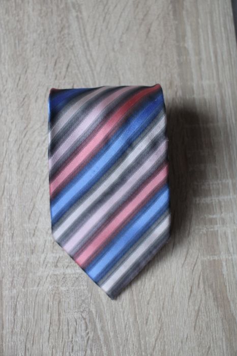 krawat  w  paski