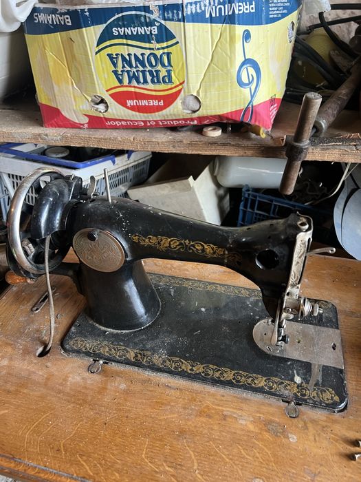 Швейна                     машина