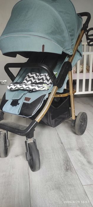 Продам прогулянкову коляску Carrello Echo