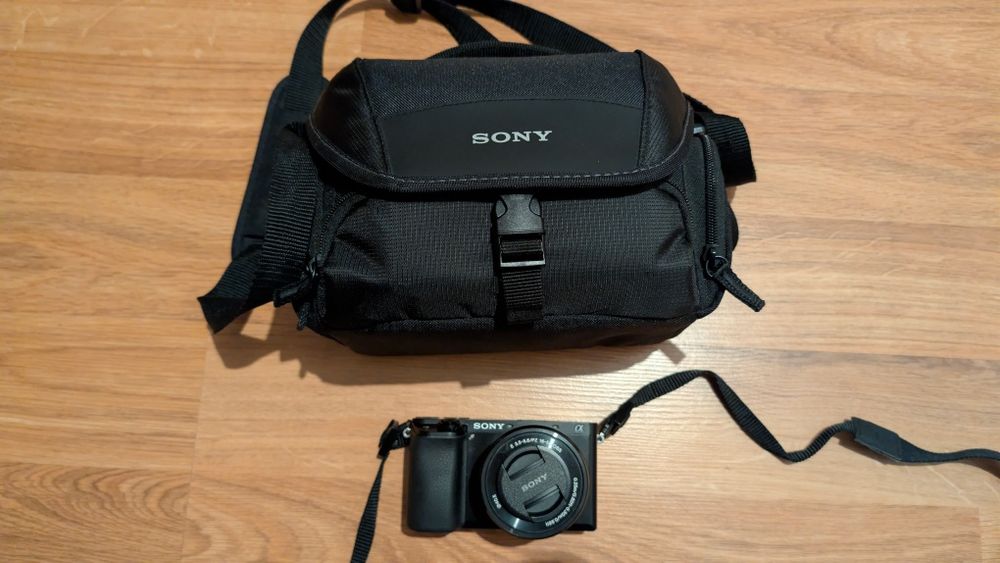 Sony Alpha a6100 + lente 16-50mm OSS + acessórios