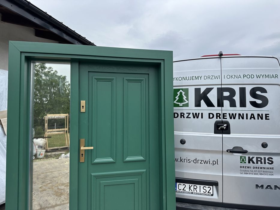 Drzwi wejściowe zewnętrzne drewniane Z doświetlem zielone Na wymiar