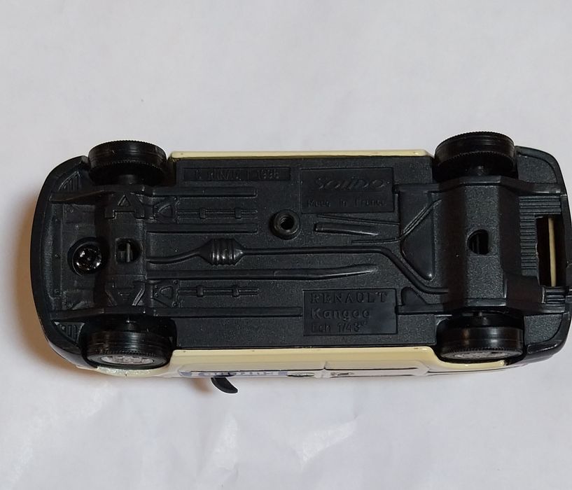 Miniatura em escala 1/43 Renault Kangoo