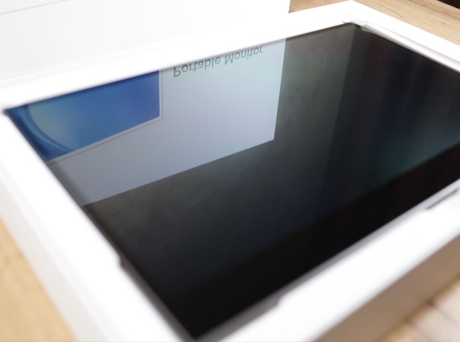 Портативний сенсорний 4K OLED монітор 15.6