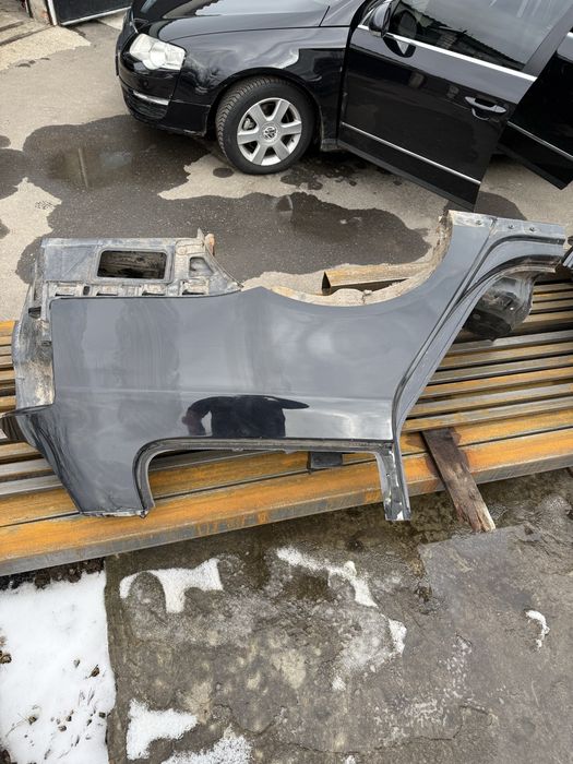 Права і ліва четверті Passat B6