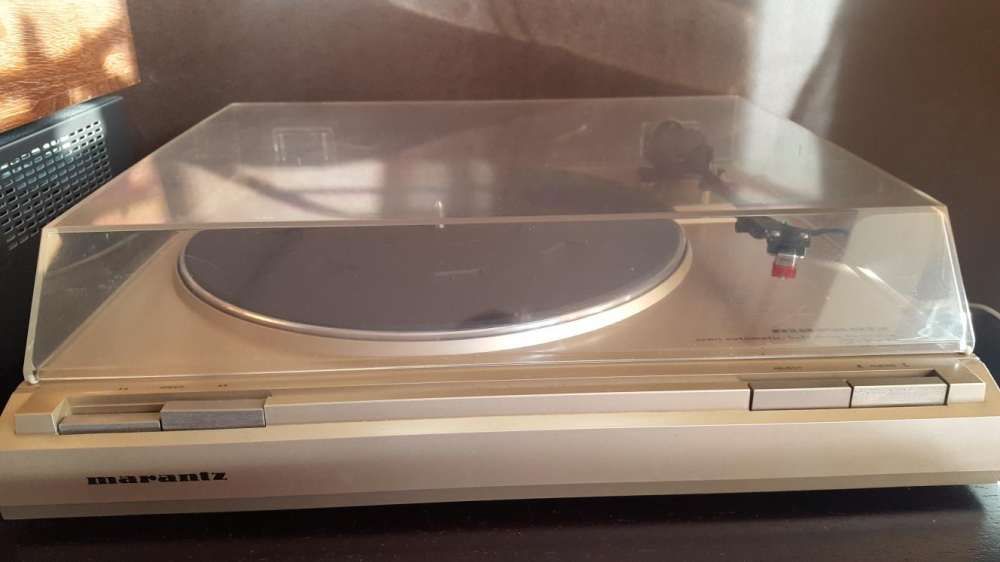 Gira discos Marantz