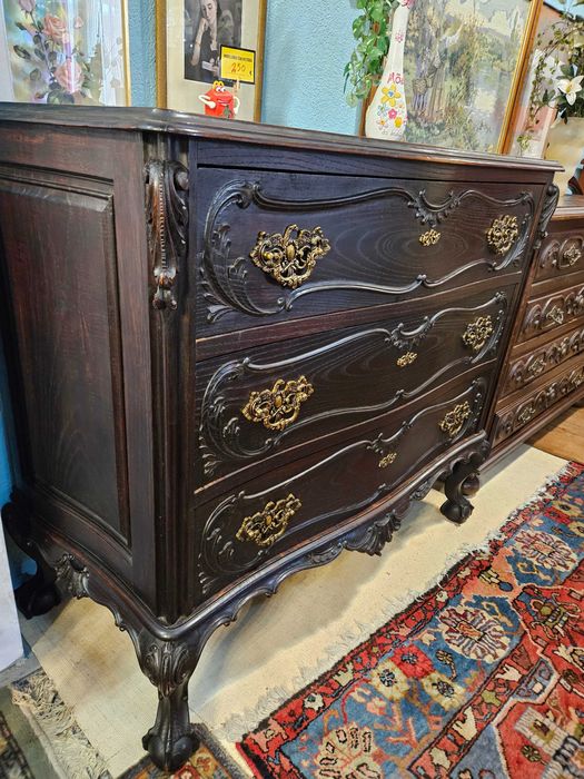 Grande cómoda antiga em madeira maciça - Muito bom