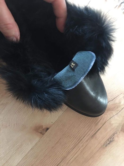 czarne skorzane półbuty futerko 37