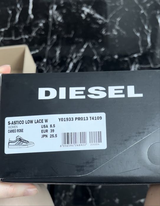 Жіночі кеди Diesel