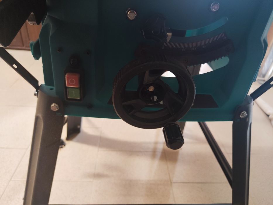 Serra de mesa Vonroc 1500W - 210mm | Incl. lâmina
