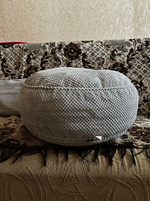 Мʼякий пуфік з Сенсею