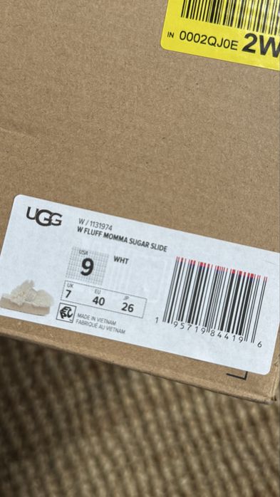 UGG fluffy momma sugar slide 2’