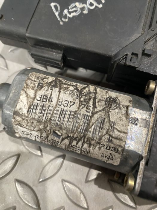 Motor elevador frente esquerdo volkswagen Passat B5