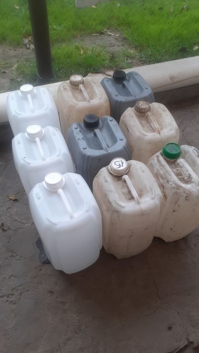 Канистры      пластиковые