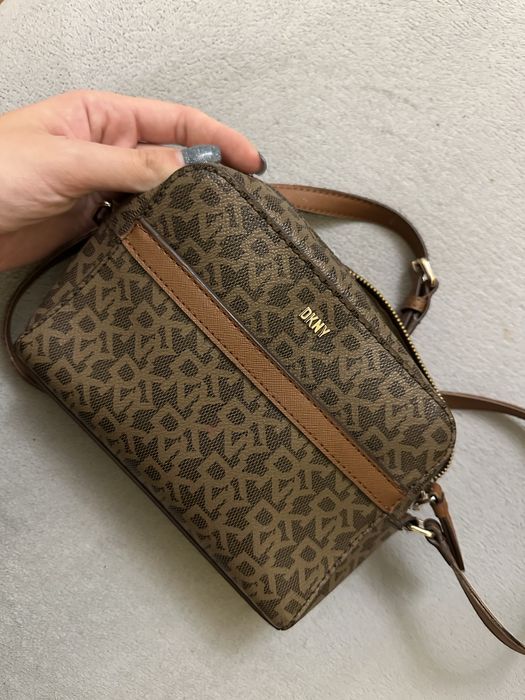 Сумка DKNY на ремінці