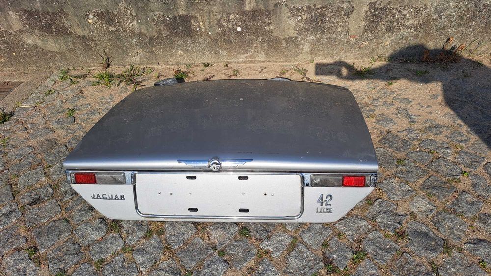 Tampa da mala Jaguar 4.2 1970