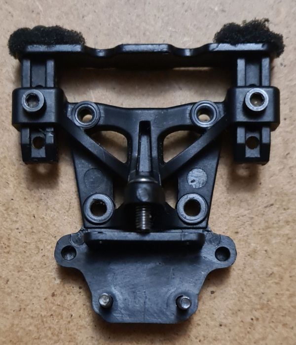 2 wieże tylne Traxxas E-revo 4x4 1/16.