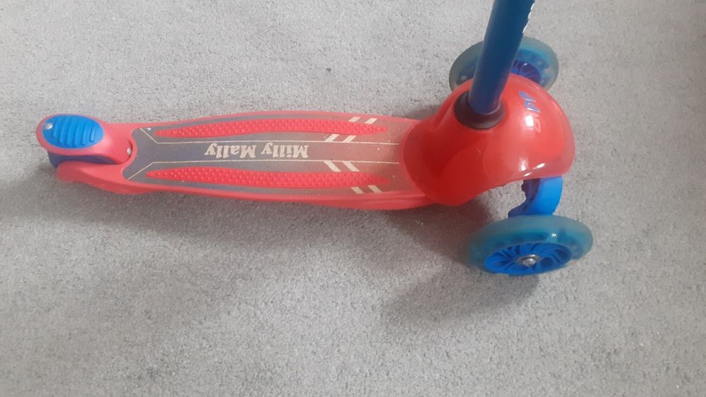 Hulajnoga trójkołowa Milly Molly świecąca