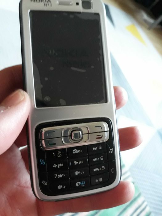 Nokia  n73  telefon