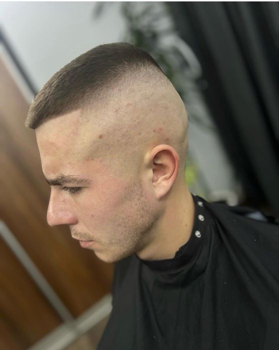 Чоловічий перукар на виїзд Чернівці