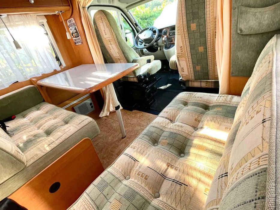 Alugo autocaravana Dethleffs Globetrotter Esprit RT - 4 dormidas