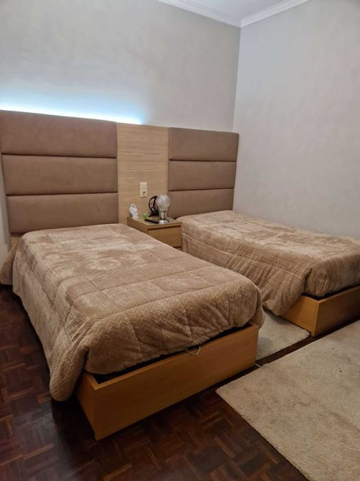 Mobília de Quarto Duplo