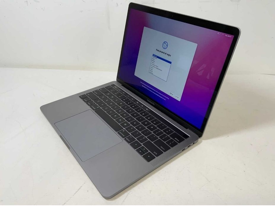 Macbook Pro 13" I5 8 RAM 256 SSD Touchbar