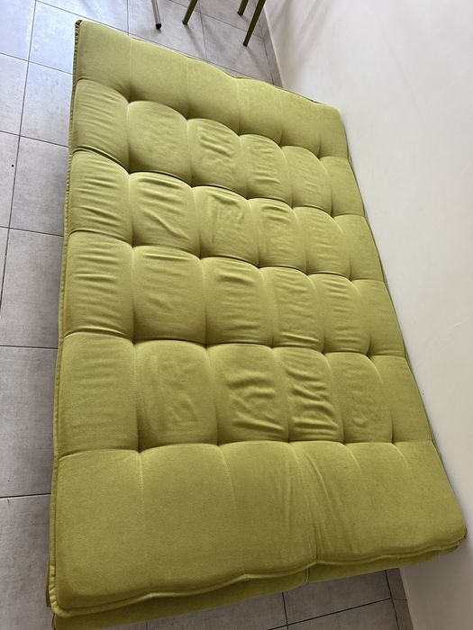 Срочно Продам диван  книжка