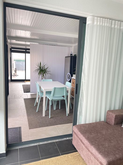 Conjunto mesa extensivel + 4 cadeiras