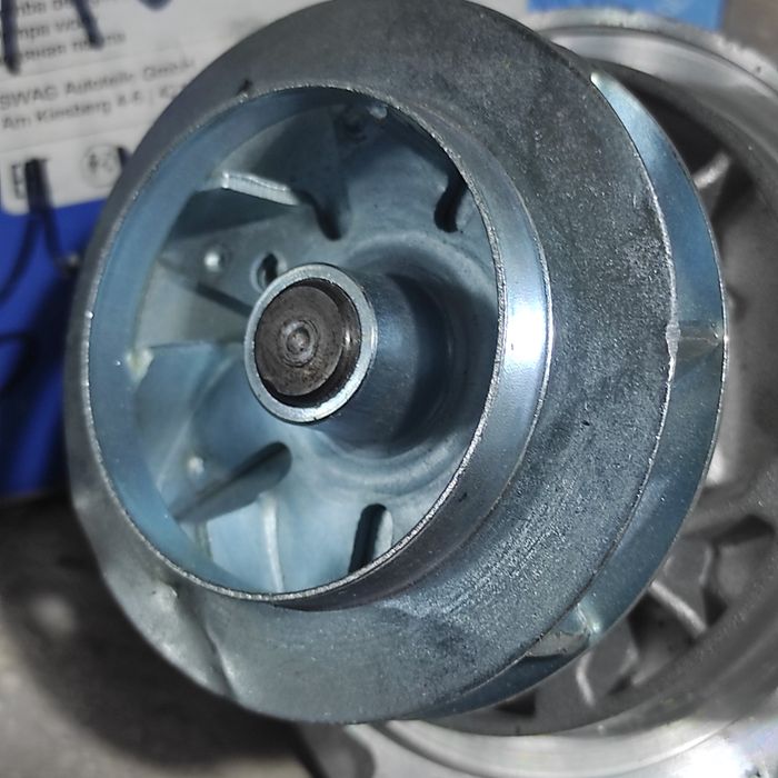 Водяная помпа SWAG 30 10 3078 Германия новая оригинал Audi