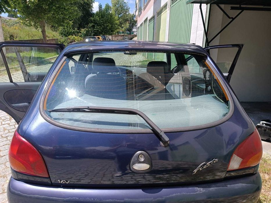 Ford Fiesta 1997 – Revisão Feita + Inspeção até 2026