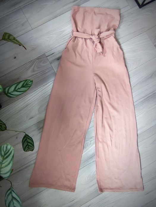 Piękny kombinezon 38