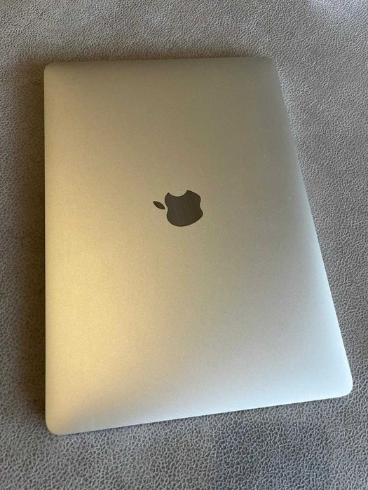 Macbook pro 13 retina, 16GB, i5, 256GB 2017
