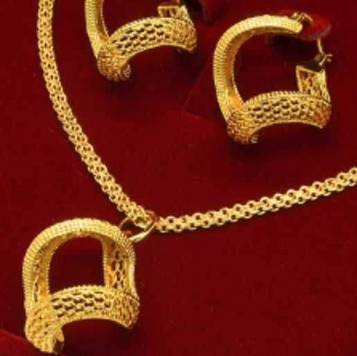 Conjunto MARIE - Colar e Brincos