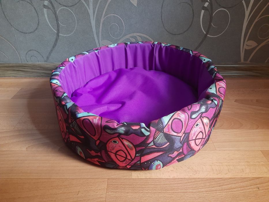 лежанка лежак для кішок та собак Fifa 42×42×13 см Нова