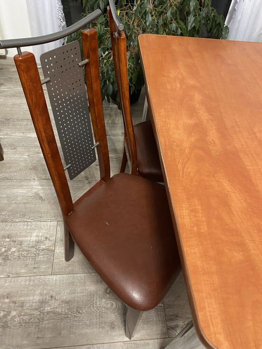 Stół z 6 krzesłami