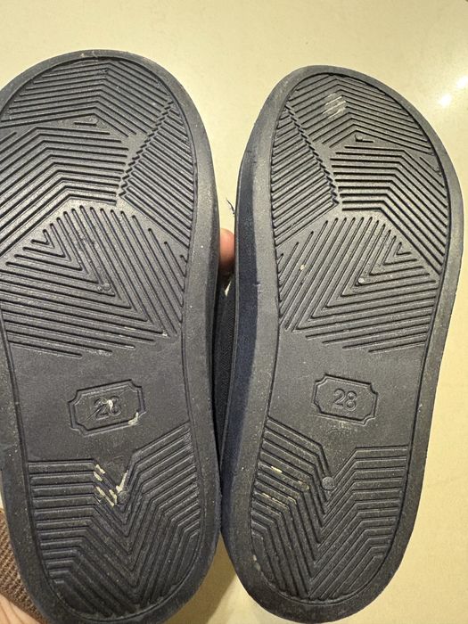 Kapcie chłopięce 28