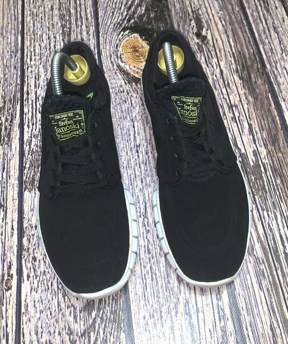Кроссовки Nike для мужчины. размер 41 (26,5 см)
