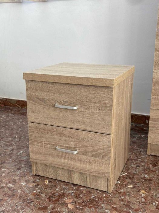 Conjunto de Mobiliário para Quarto: Cómoda + Mesa de Cabeceira com 2 e 3 Gavetas + Portes por 213€
