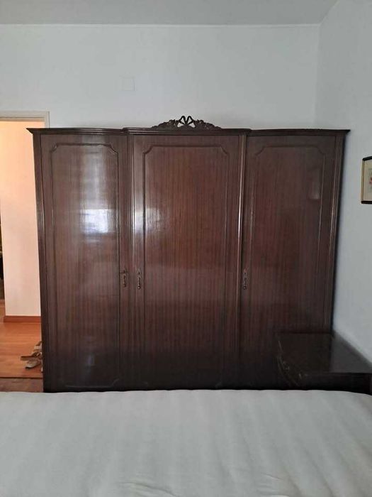 Mobílias de quarto (casal e solteiro com colchões) e escritório