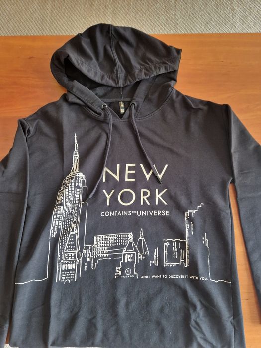 Sweatshirt "Stradivarius" feminina preta de tecido leve e fino