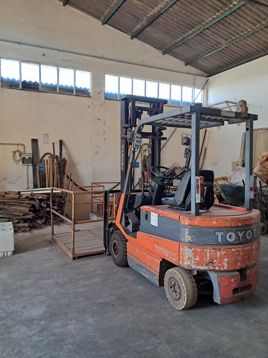 Armazém Industrial com Licença Ativa | Lourosa (Santa Maria da Feira)